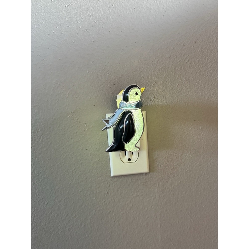 Bath & Body Wallflower Plug In Penguin with scarf